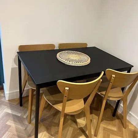 Апартаменты The Orchard - Ground Floor Flat *