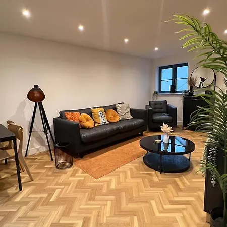 Апартаменты The Orchard - Ground Floor Flat